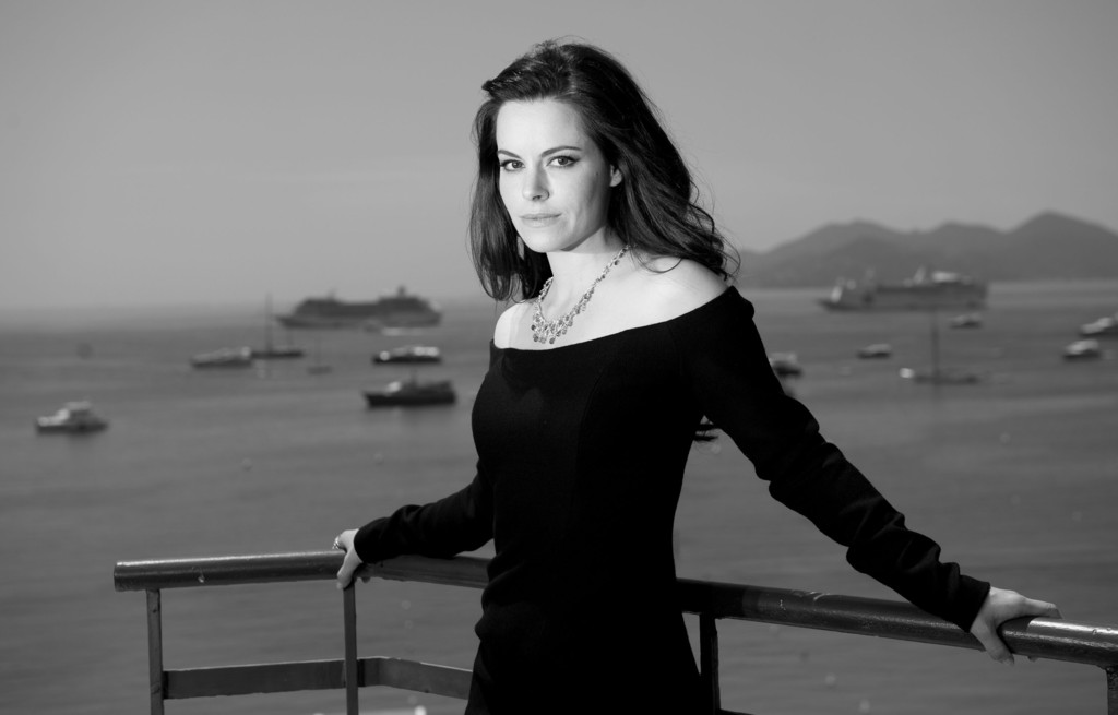 Ad:  Emily+Hampshire+Emily+Hampshire+Portrait+Session+MeY8O5wbre2x.jpg
Gsterim: 800
Boyut:  55.2 KB