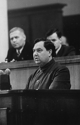 Ad: Georgy Maximilianovich Malenkov3.jpg
Gösterim: 1436
Boyut: 25.2 KB