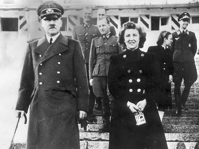 Ad:  Eva Braun2.jpg
Gsterim: 793
Boyut:  66.5 KB