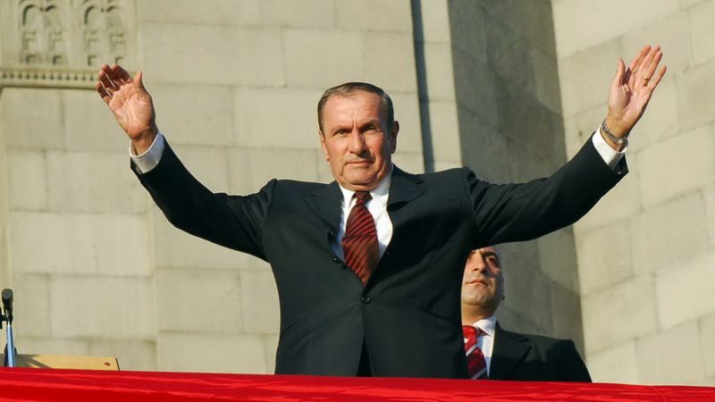 Ad: Levon Ter Petrosyan.jpg
Gösterim: 586
Boyut: 37.1 KB