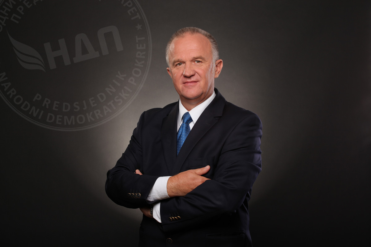 Ad: Dragan Caviç (Dragan Čavić).jpg
Gösterim: 558
Boyut: 133.3 KB