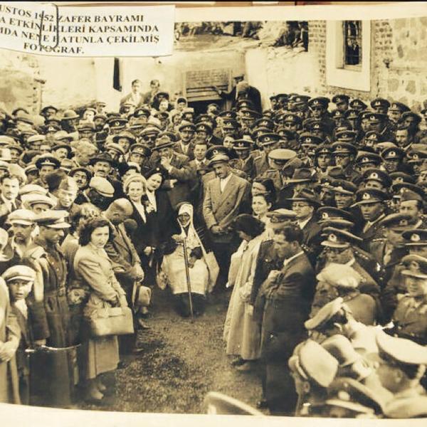 Ad:  NENE HATUN7.jpg
Gsterim: 747
Boyut:  79.0 KB