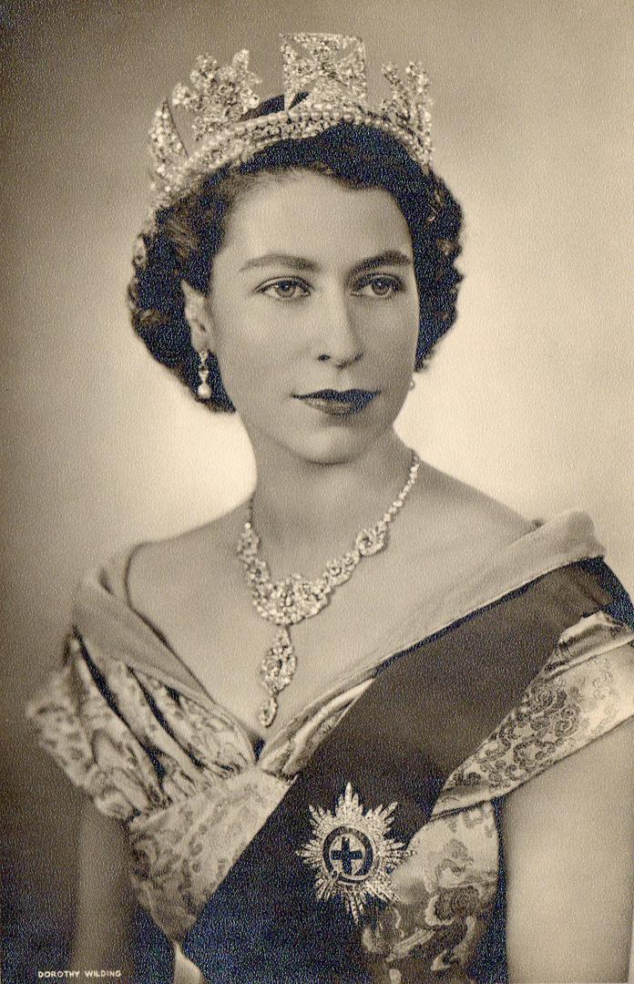 Ad: Elizabeth II5.jpg
Gösterim: 1836
Boyut: 166.0 KB