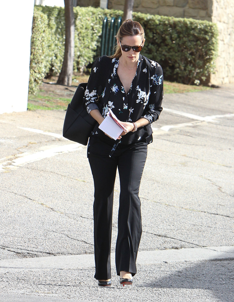 Ad: Jennifer+Garner+Jennifer+Garner+Goes+out+Friend+BN1MF2pG1BVx.jpg
Gösterim: 469
Boyut: 297.2 KB