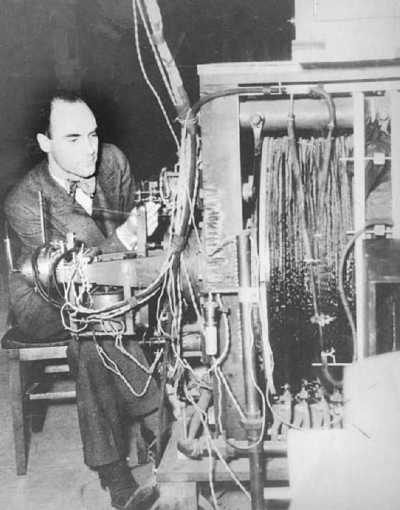 Ad: Carl David Anderson.jpg
Gösterim: 763
Boyut: 104.1 KB