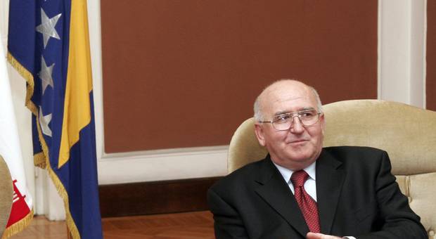 Ad: Borislav Paravac.jpg
Gösterim: 344
Boyut: 19.4 KB