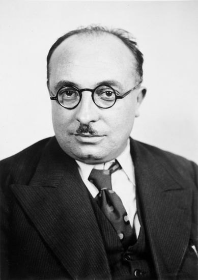 Ad:  JacquesDuclos.jpg
Gsterim: 497
Boyut:  27.9 KB