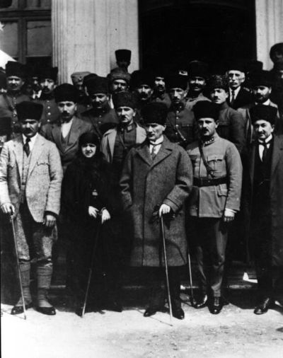 Ad: ata26.jpg
Gösterim: 1925
Boyut: 33.8 KB