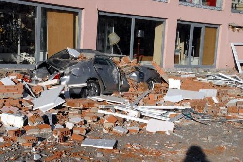 Ad: d28.jpg
Gösterim: 310
Boyut: 49.3 KB