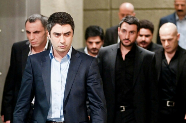 Ad:  polat alemdar.jpg
Gsterim: 1400
Boyut:  161.9 KB