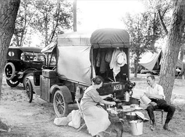 Ad:  Eski model karavanlar2.jpg
Gsterim: 1673
Boyut:  61.1 KB