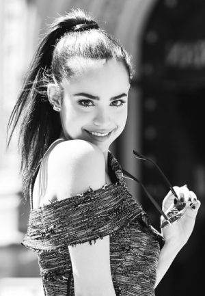 Ad: Sofia.jpg
Gösterim: 1978
Boyut: 25.5 KB