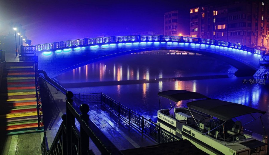 Ad: asi nehri.jpg
Gösterim: 1409
Boyut: 124.8 KB