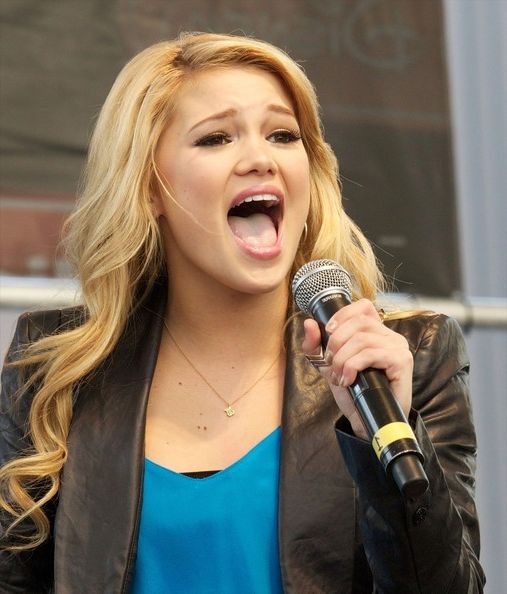 Ad:  Olivia Holt-4.jpg
Gsterim: 486
Boyut:  46.9 KB