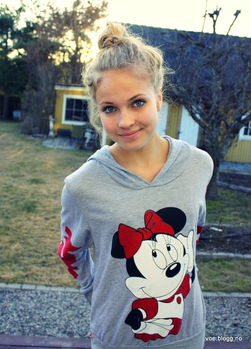 Ad: Emilie-Marie-Nereng2.jpg
Gösterim: 1154
Boyut: 286.7 KB