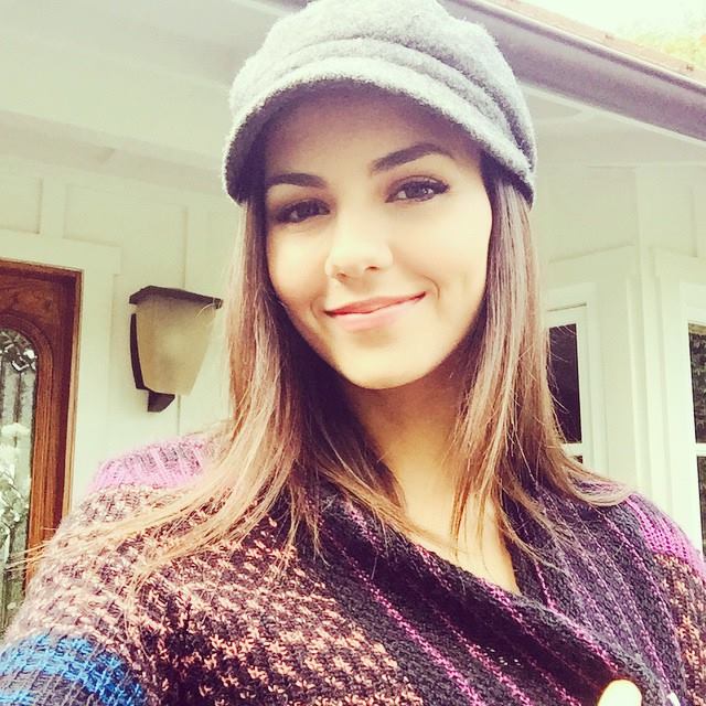 Ad:  Victoria-Justice.jpg
Gsterim: 804
Boyut:  80.7 KB