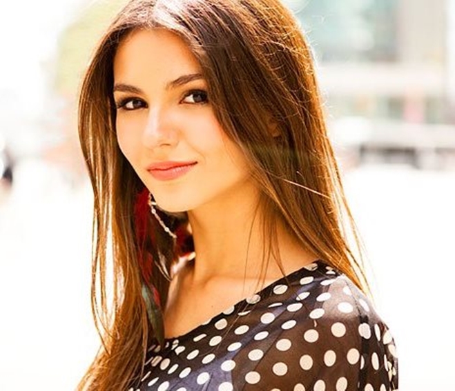 Ad:  Victoria-Justice.jpg
Gsterim: 919
Boyut:  203.6 KB