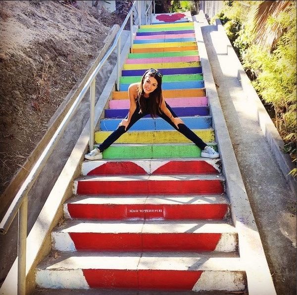 Ad:  victoria justice.jpg
Gsterim: 497
Boyut:  114.5 KB