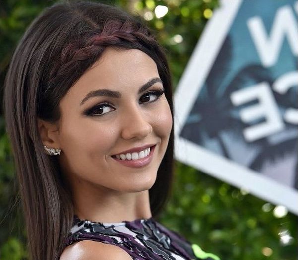 Ad:  victoria3.jpg
Gsterim: 586
Boyut:  47.0 KB