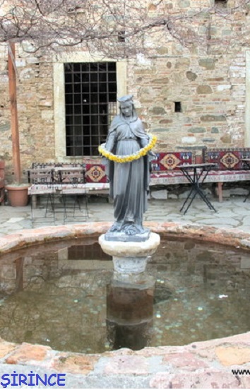 Ad: sirince-kilisesi.jpg
Gösterim: 3645
Boyut: 97.6 KB