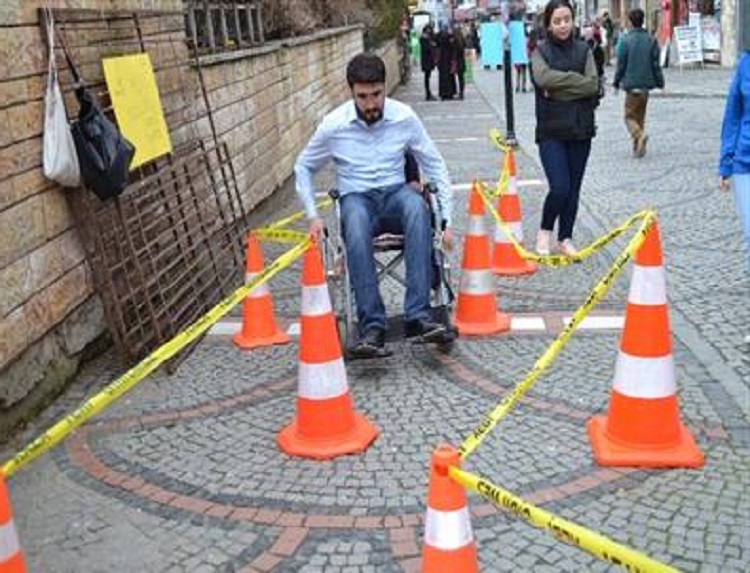 Ad:  engellilerin-sikintilarina-ortak-olmaya-calistilar.jpg
Gsterim: 2437
Boyut:  154.0 KB