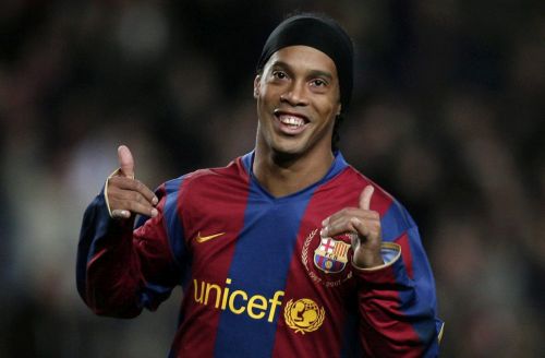 Ad:  Ronaldinho1.jpg
Gsterim: 691
Boyut:  33.9 KB