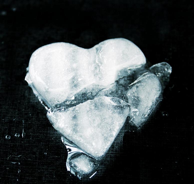 Ad:  Mon_Coeur_by_glitterdarkstar.jpg
Gsterim: 490
Boyut:  75.1 KB