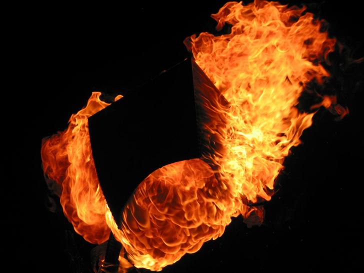 Ad:  fire_fire_fire.jpg
Gsterim: 1268
Boyut:  40.1 KB